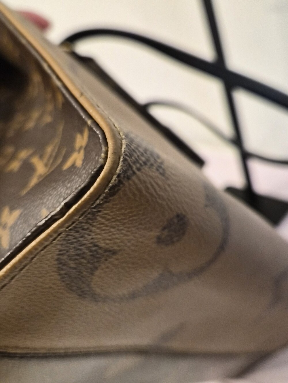 Louis Vuitton OnTheGo MM Giant Monogram Reverse Tote | COA - Microchipped - Picture 12 of 16